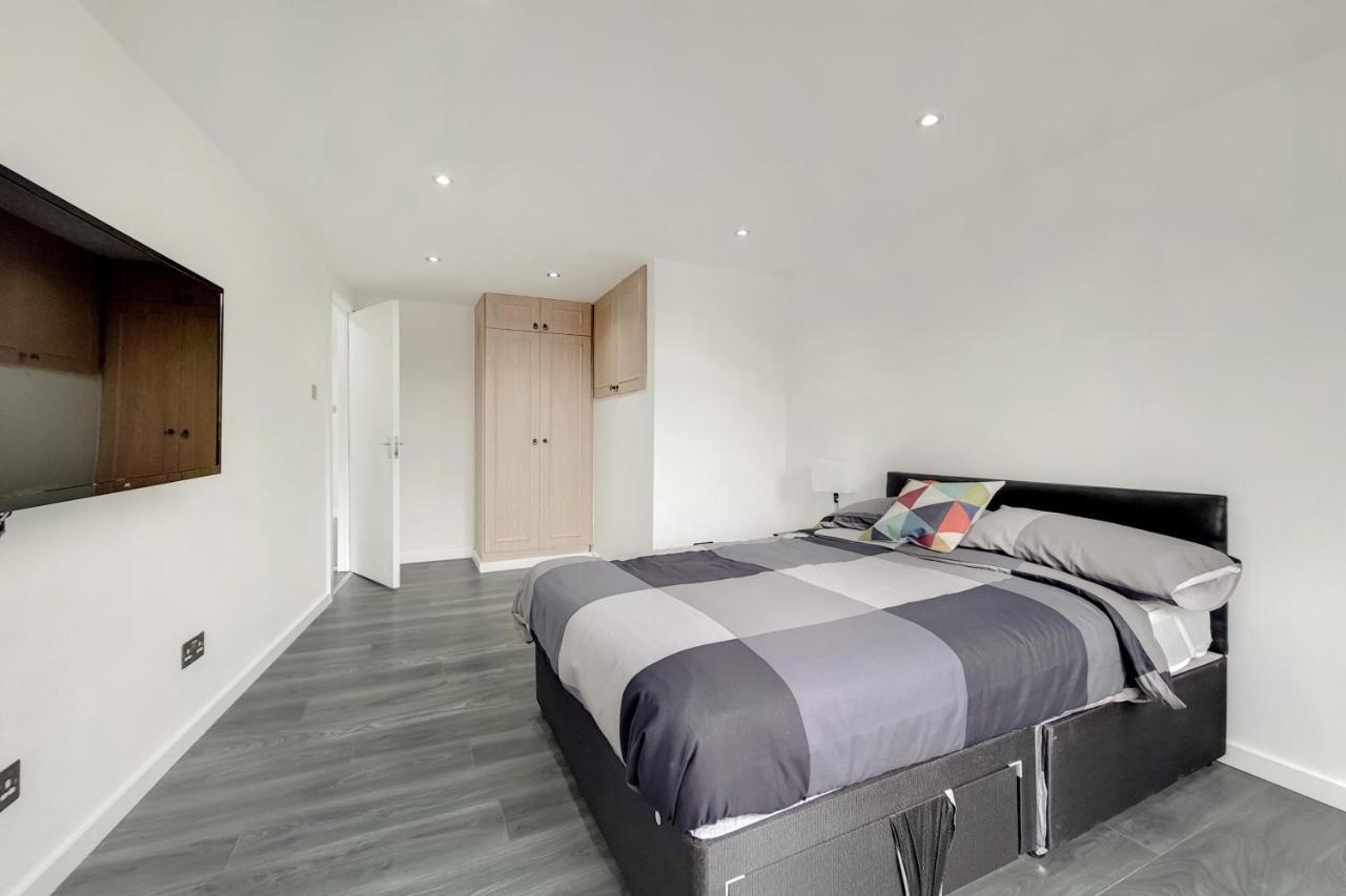 Lovely 4 Bed Apartment Perfect For Families! ลอนดอน ภายนอก รูปภาพ